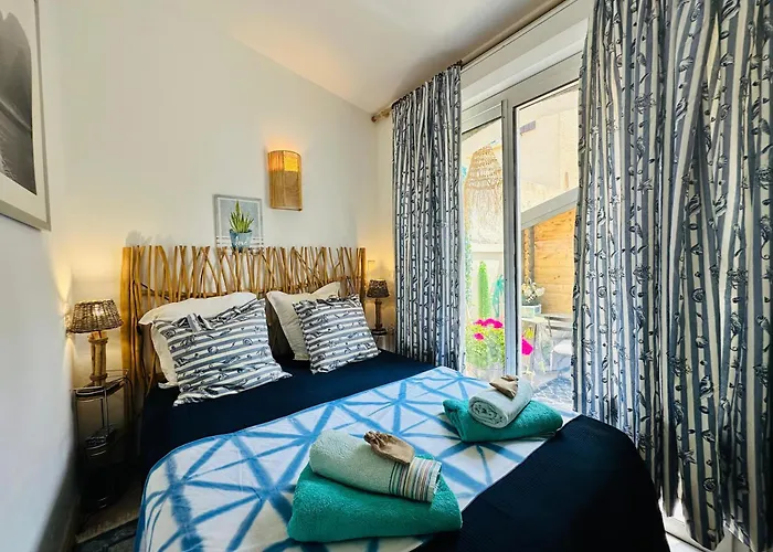 Les Pivoines Borgo (Corsica)